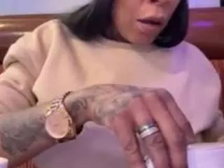 Offline secretdeesires on CamSoda