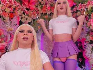 spicyblondes on CamSoda