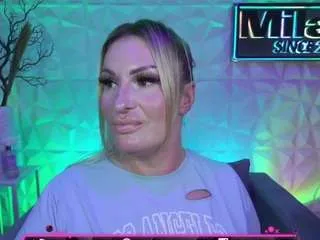 Freechat tamaramilano on CamSoda