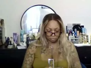 Freechat tammygold on CamSoda