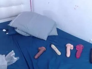 tiny-whore18 — Can you make my tight and tiny pussy cum all over my bed? @Goal3 naked /Goal7 finger pussy/ Goal12 Dildo fuck [35 tokens remaining]