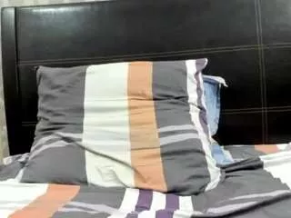 Offline ultrachick on CamSoda