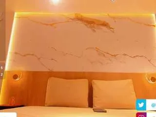 Offline valirya-devote on CamSoda