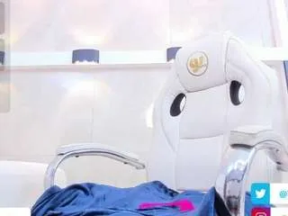 Offline valirya-devote on CamSoda