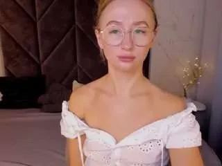 Freechat victorialight on CamSoda