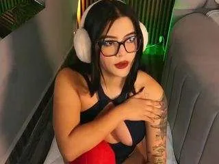 victoriaxx-1 on CamSoda
