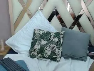 Freechat violett-salvatore on CamSoda