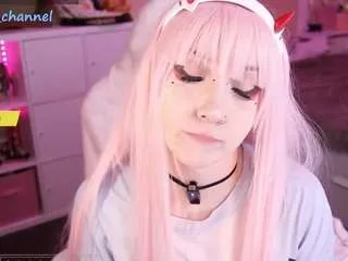 Freechat yourcutewaifu on CamSoda