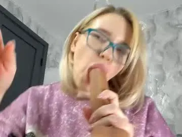 _miss_strawberry_ — fountain squirt show  goal  open pvt  tip menu #anal #squirt #feet #natural #bigass [955 tokens remaining]