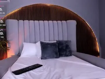 amber_santorini — GOAL: doggy style+finger in ass [104 tokens remaining] I'll be your naughty girl, come put your hard cock in my ass #anal #young #daddysgirl #domi #bigass