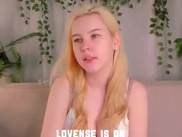 bezuya — GOAALSlap my pussy x10 |PVT OPEN |  Let's spank my little pussy  [53 tokens remaining] #lesbian #armpits #ebony #cute #erotic