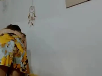 Freechat bombshellbaeby on Chaturbate