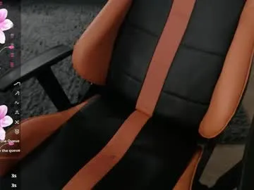 Chaturbate crystalyss is Freechat crystalyss — I just gave birth, so for now the show only shows the top part of me. #asian #pregnant #18 #milk #bigboobs