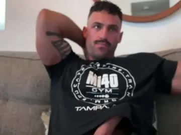 damnimhandsome25 — only cool weirdos allowed who wants cum [1975 tokens remaining]