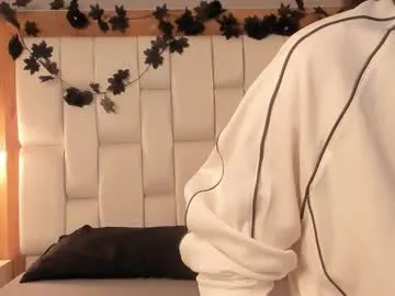 daphne_and_roger on Chaturbate