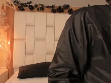 daphne_and_roger on Chaturbate