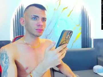 Freechat edward_24_ on Chaturbate