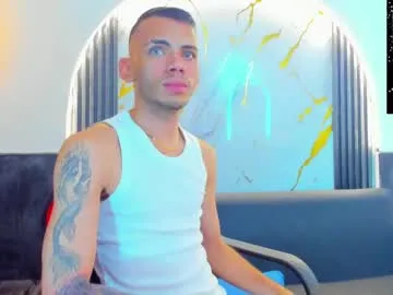 Freechat edward_24_ on Chaturbate