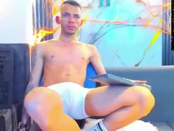 Freechat edward_24_ on Chaturbate