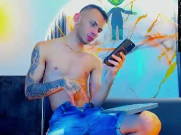 Freechat edward_24_ on Chaturbate