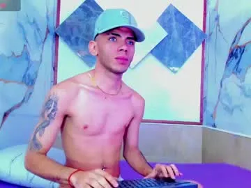 Freechat edward_24_ on Chaturbate