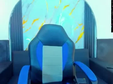 Freechat edward_24_ on Chaturbate