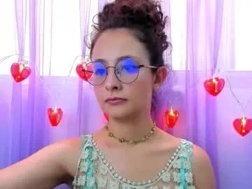 emma_belle02 on Chaturbate 