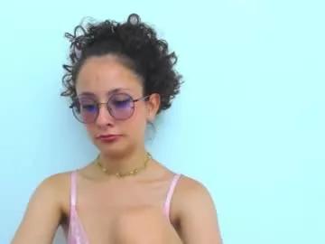 emma_belle02 on Chaturbate 