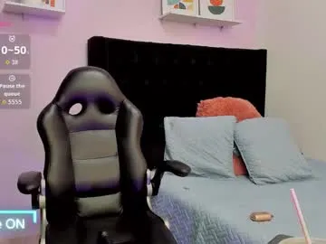 emmabridgerton on Chaturbate 