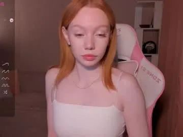 Freechat honeyautumn on Chaturbate