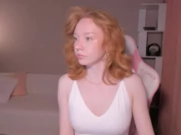 Freechat honeyautumn on Chaturbate