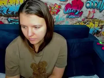 jenny_jimmy — Tongue close to cam [14 tokens left] #bigass #nonude #natural #hairy #18