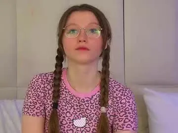 Freechat keiraace on Chaturbate