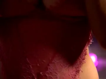 kellymathews on Chaturbate 