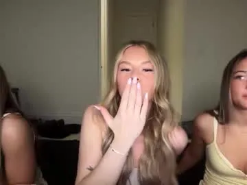 Freechat kenziesmithh on Chaturbate