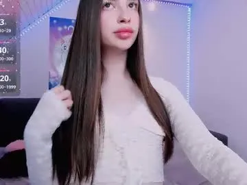 Group khloeforever on Chaturbate