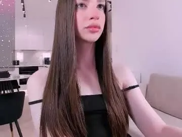 Group khloeforever on Chaturbate