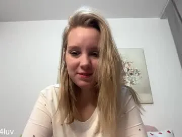 l1n4luv — Hiii, my name Lina !!!! GOAL:  soft touch my belly  #shy #18 #blonde #bigboobs  [34 tokens remaining]