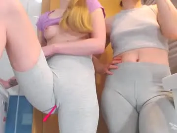 llovers4u2 — Shh Daddy home!! Make me squirt and scream if u can :D 1000 is OCEAN SQUIRT! - Goal is : Naked and open  the door #squirt #daddy #pantyhose #hidden #young #inwardly18