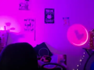 loving_alma — #bush #hairyarmpits #smoke #mistress #bigboobs -- Current Goal: Smoke your dick at 333 tokens