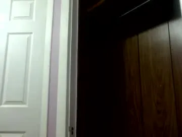 Freechat madelinevalentine on Chaturbate