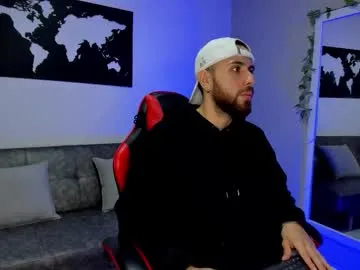 maximo_wolf1 on Chaturbate