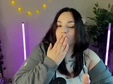 mia_r0ss — tease with tongue [23 tokens left] #curvy #nonude #bigass #shy #teen