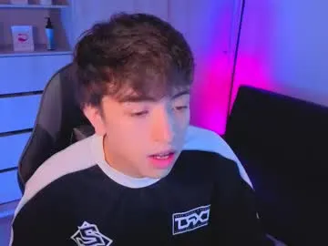 Freechat nicoisonline on Chaturbate