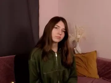 pamilarakestraw — hello cb  im daniella ^^ goal : two ponytails hairstyle in 10 minutes   #shy #brunette #feet #young #tongue [0 tokens remaining]