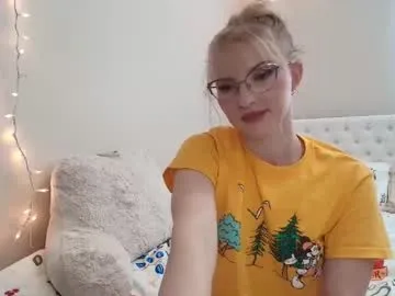 petite_cupcake — Petite_cupcake's room #bigass #smalltits #milk #breastmilk #glasses