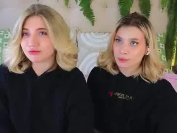 Freechat pinkadele on Chaturbate