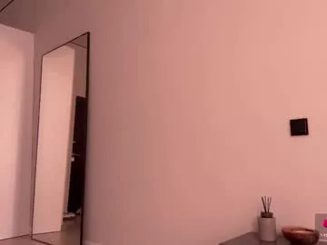 Freechat re_jeena on Chaturbate