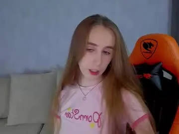 rut___willis — GOAL: tease with the curves of your body, baby  [33 tokens remaining] a small sexy star fell from the sky?  #longhair #cute #18 #nonude #nonnude