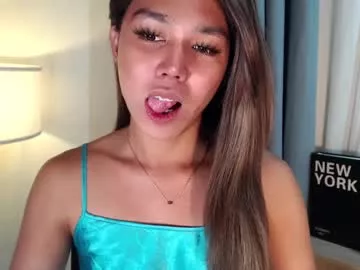 Freechat skyllerkent on Chaturbate